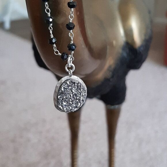 Jewelry - Vintage sterling silver necklace with onyx beads and Drusie pendant.